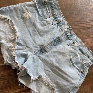 501 Levi Jean Shorts